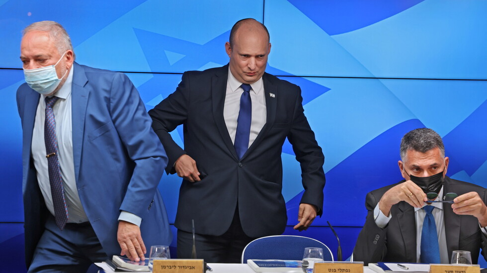 ساعر يحضر قانونا يمنع نتنياهو من تولي الحكومة مستقبلا بدعم بينيت