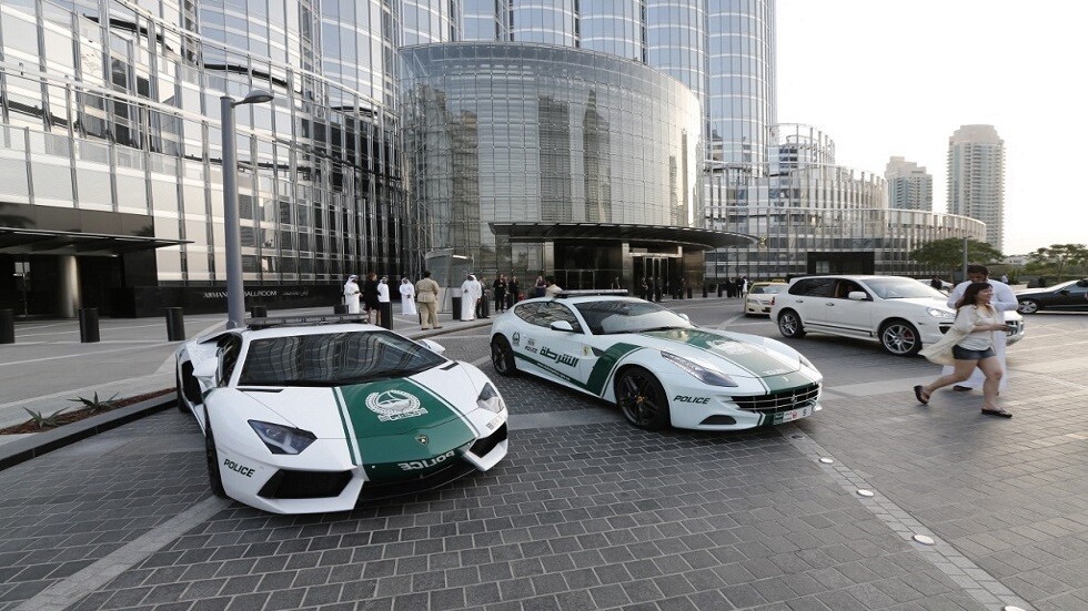 الإمارات.. شرطة دبي تكشف تعذيب ابن وزوجته لأمه حتى موتها
