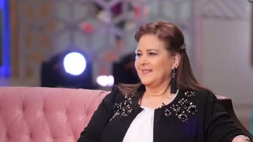 محمد الشرنوبي يحسم الجدل حول دور الفنانة دلال عبد العزيز في فيلمها الأخير قبل رحيلها