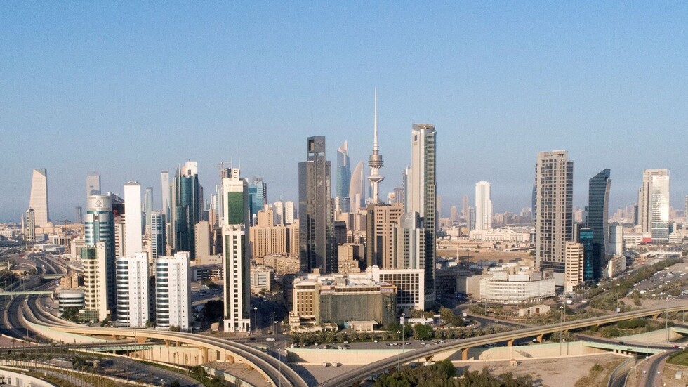 اجراءات كورونا في الخليج.. محاولة لإعادة الحياة