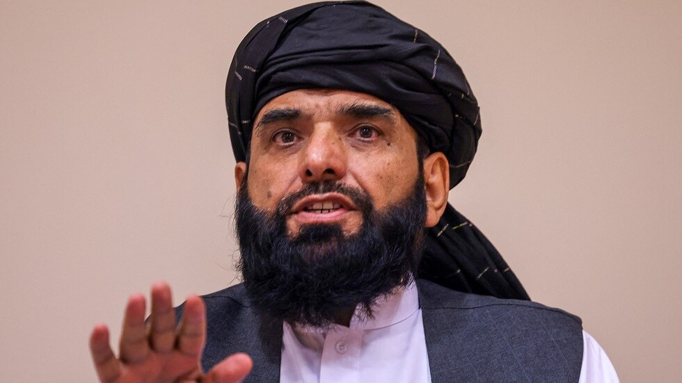متحدث باسم طالبان يصف مقطع فيديو لأفراد من طالبان يهددون الناس بأنه من الأخبار الكاذبة
