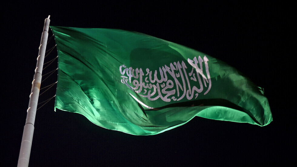 السعودية تسمح بعودة الأجانب من حملة الإقامة الحاصلين على اللقاح الكامل ضد كورونا داخل المملكة