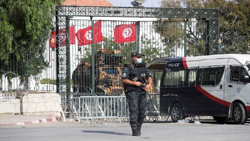 تونس.. القبض على إرهابي مجاز بالفنون الجميلة استقطبته تنظيمات في سوريا