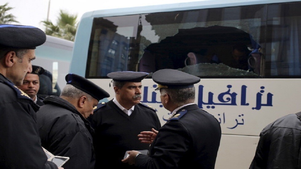 مصر.. حبس ضابط شرطة اعتدى على محام