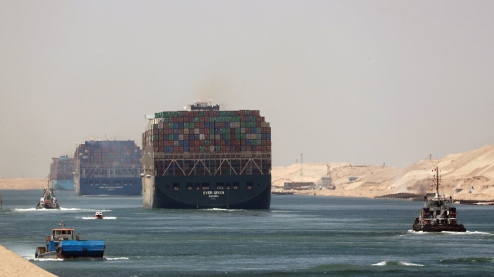 مصر.. 1.2 مليون دولار رسوم عبور أكبر سفينة حاويات بالعالم لقناة السويس