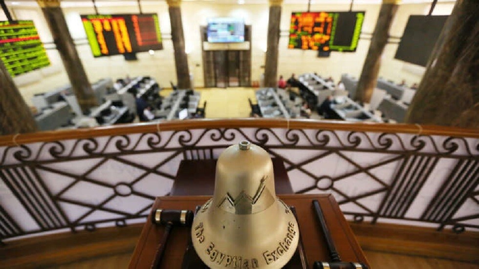 أول مستثمر كفيف في البورصة المصرية يوضح طريقته في التداول