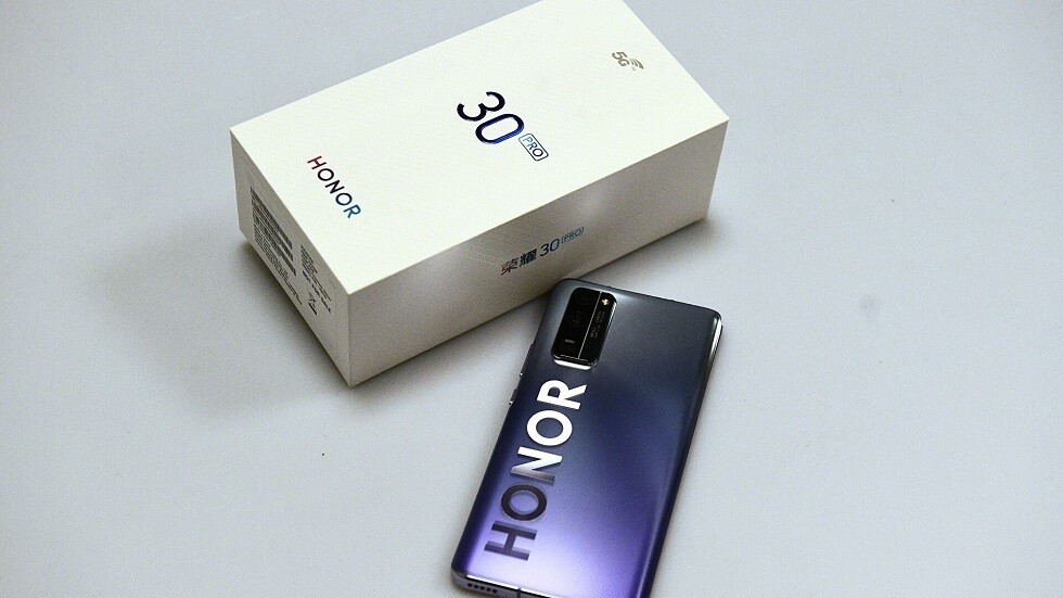 شركة Honor ستطلق هاتفا ذكيا بشاشة عملاقة