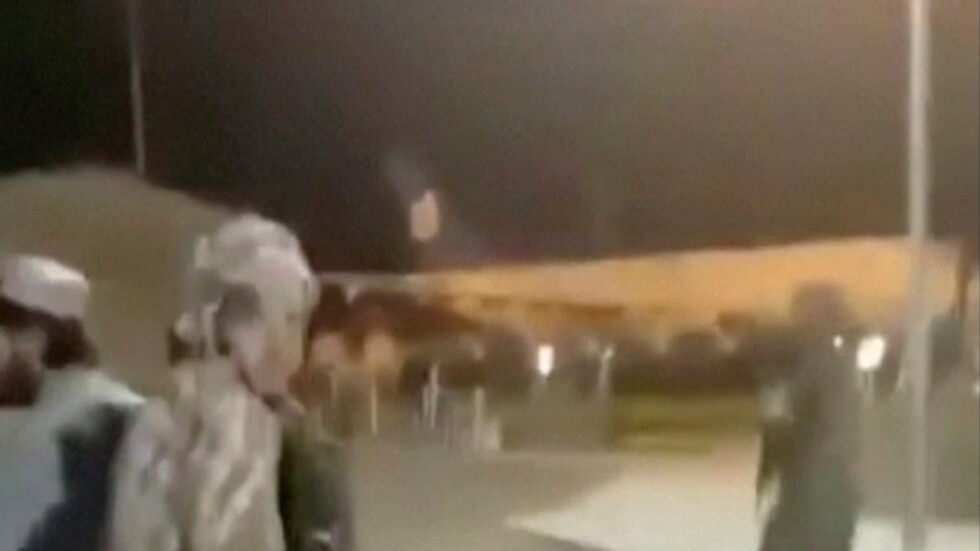 صورة - آخر جندي أمريكي يغادر أفغانستان.. من هو؟
