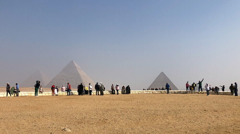 مصر تسجل 378 إصابة و10 وفيات جديدة بكورونا