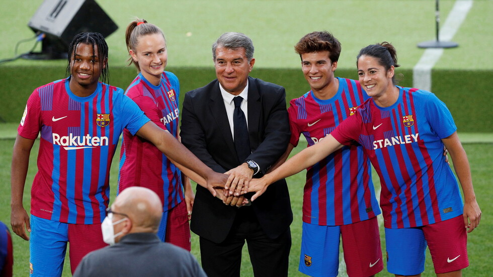 نجم برشلونة الشاب يضع شرطا قبل ارتداء رقم قميص ميسي 