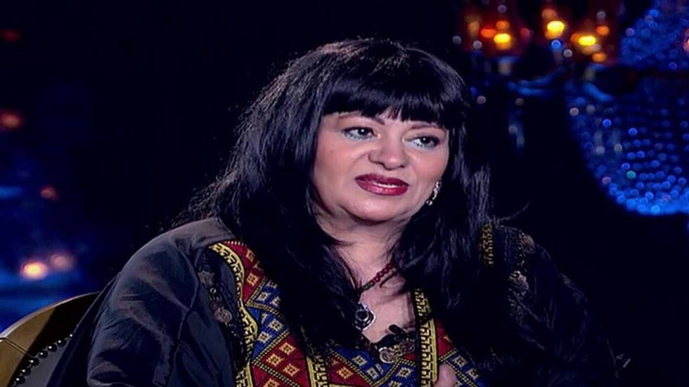 الفنانة المصرية فريدة سيف النصر تنشر بطاقتها الشخصية لتصحيح معلومات مغلوطة متداولة عنها (صور)