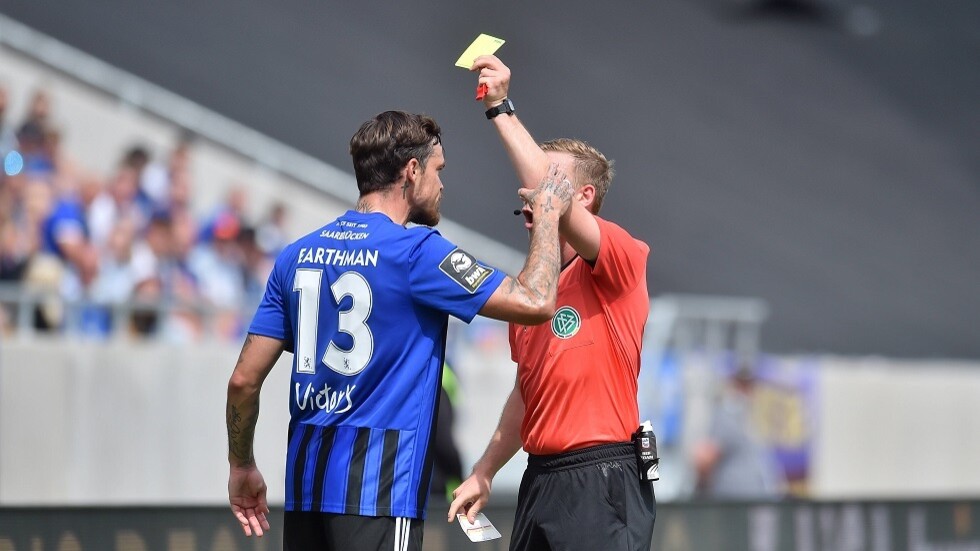 إيقاف لاعب كرة قدم ألماني بسبب إهانات عنصرية