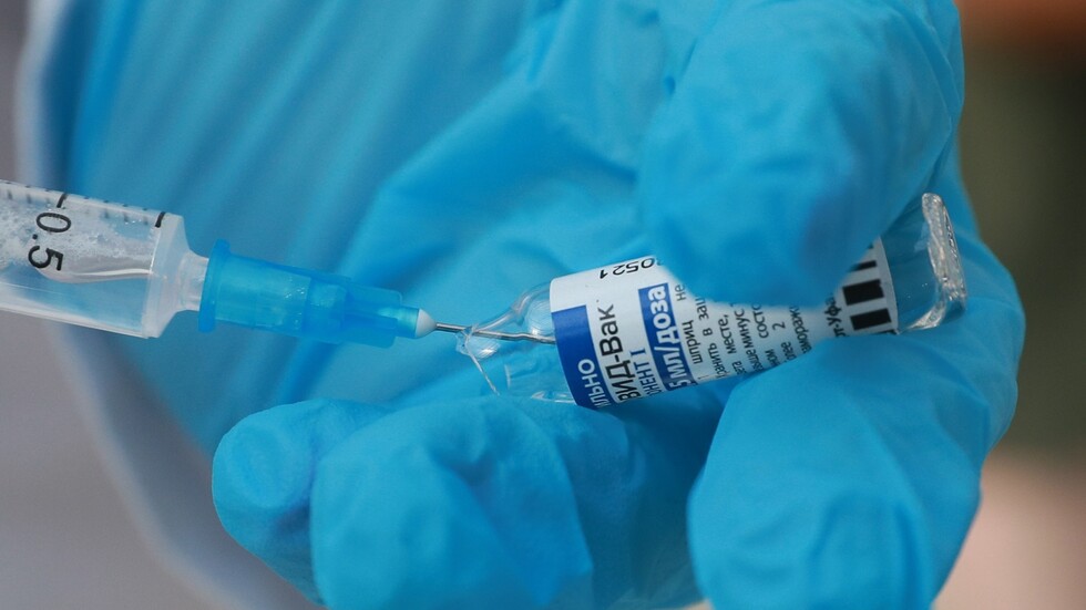 سفارة إيران في موسكو تتسلم 300 ألف جرعة من لقاح "سبوتنيك V" الروسي المضاد لكورونا
