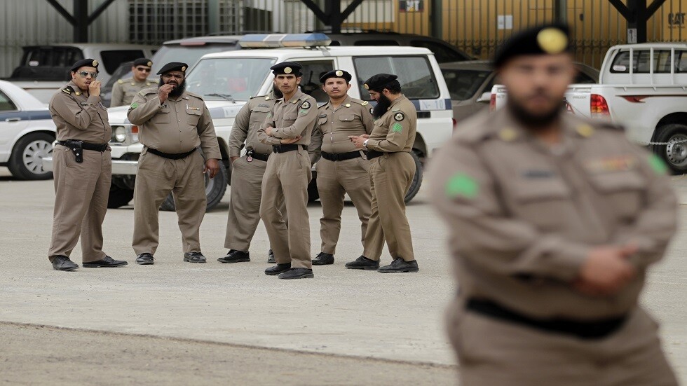 والد السعودية مشاعل القحطاني يكشف أسباب عدم تسرعه لإخراج ابنته من السجن