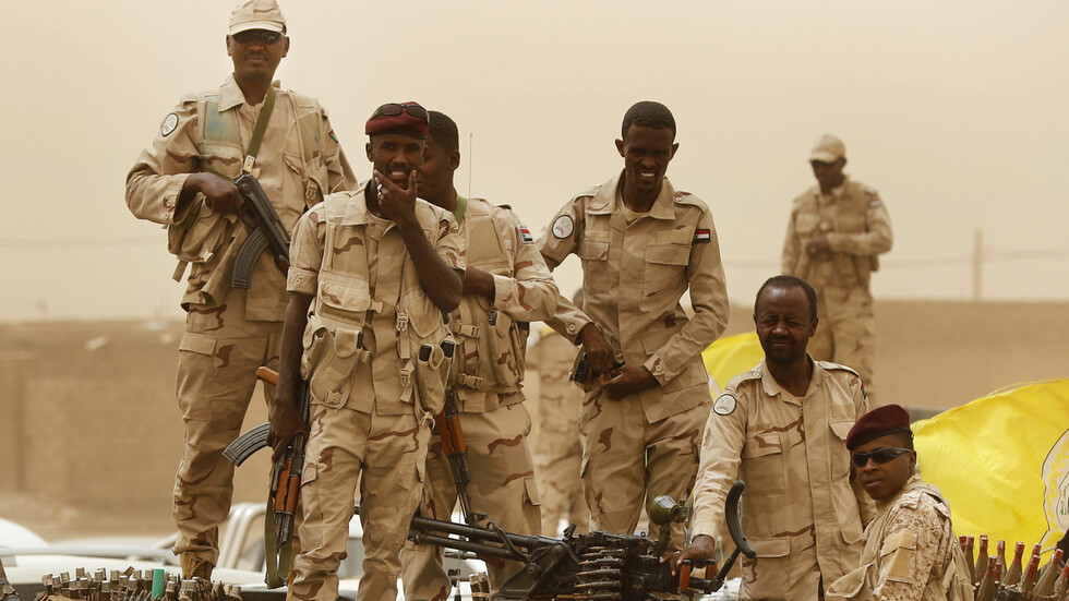 التلفزيون السوداني نقلا عن مستشار لقائد القوات المسلحة: إحباط محاولة انقلابية للسيطرة على السلطة