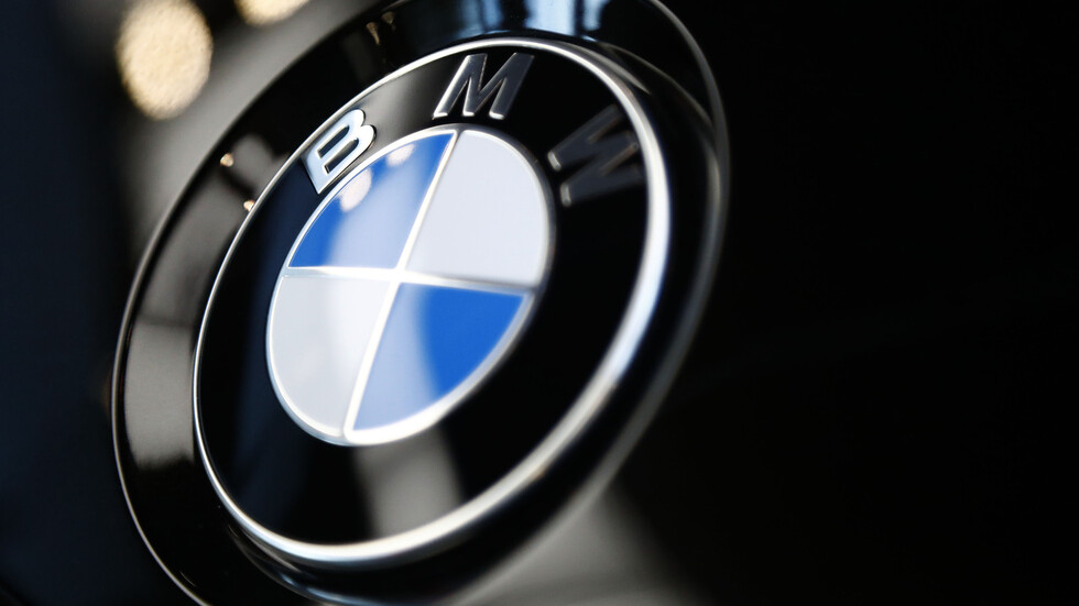 نشطاء لحماية البيئة في ألمانيا يرفعون دعاوى ضد شركتي "BMW" و"Mercedes-Benz"