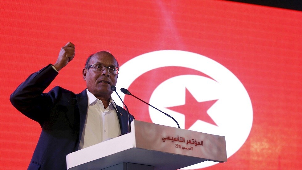 تونس.. المرزوقي يدعو الجيش إلى "عدم المراهنة" على الرئيس سعيّد
