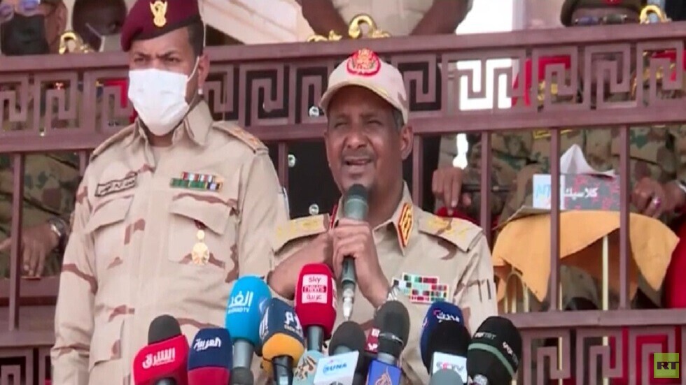 دقلو: الجيش حريص على التحول الديمقراطي