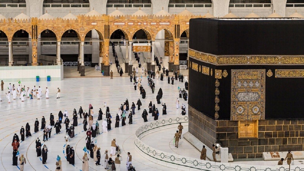 السعودية تحدد شروط إصدار تصاريح العمرة