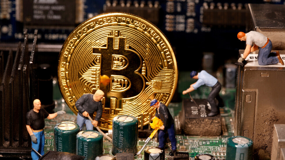 عملة "بتكوين" تصعد إلى أعلى مستوى في قرابة أسبوعين