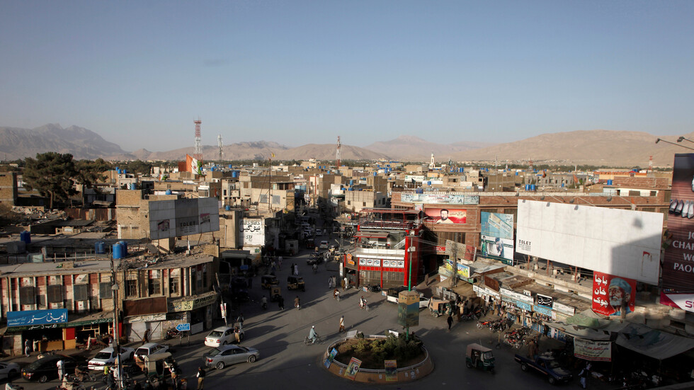 مقتل 15 شخصا بزلزال ضرب وسط باكستان