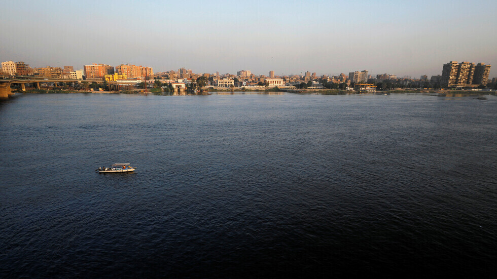 مصر.. شاهدة عيان تكشف تفاصيل جديدة عن ميكروباص الساحل
