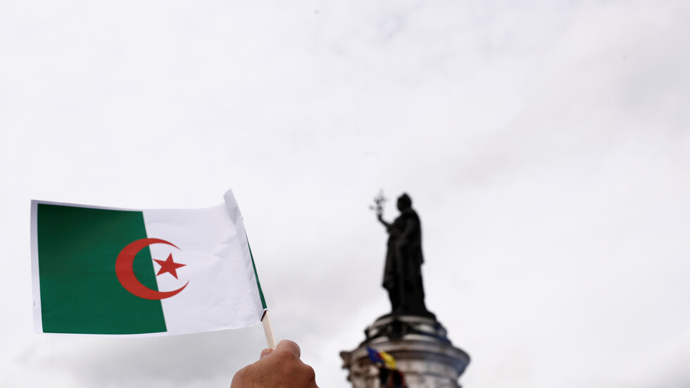 الجزائر ردا على اتهامات تمويلها ميليشيات في مالي: صدرت عن وسيلة إعلامية موالية للمخابرات الفرنسية
