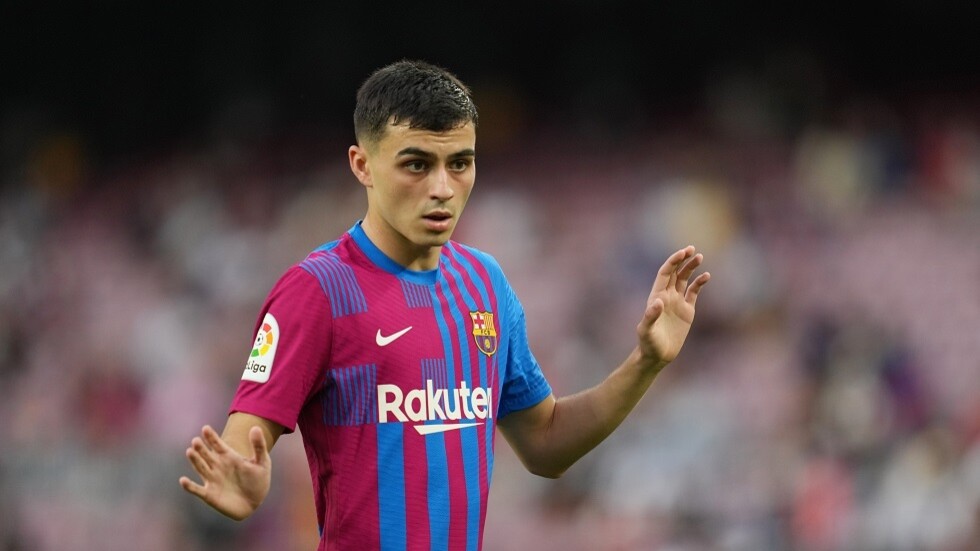 رسميا.. برشلونة يمدد عقد نجمه الشاب بيدري بشرط جزائي خيالي