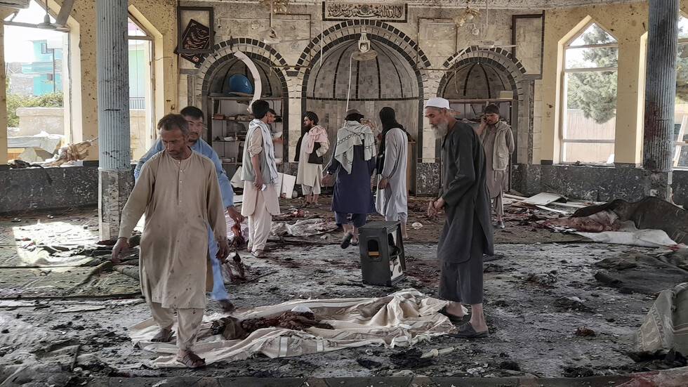 أفغانستان.. عشرات القتلى جراء تفجير انتحاري داخل حسينية في قندهار