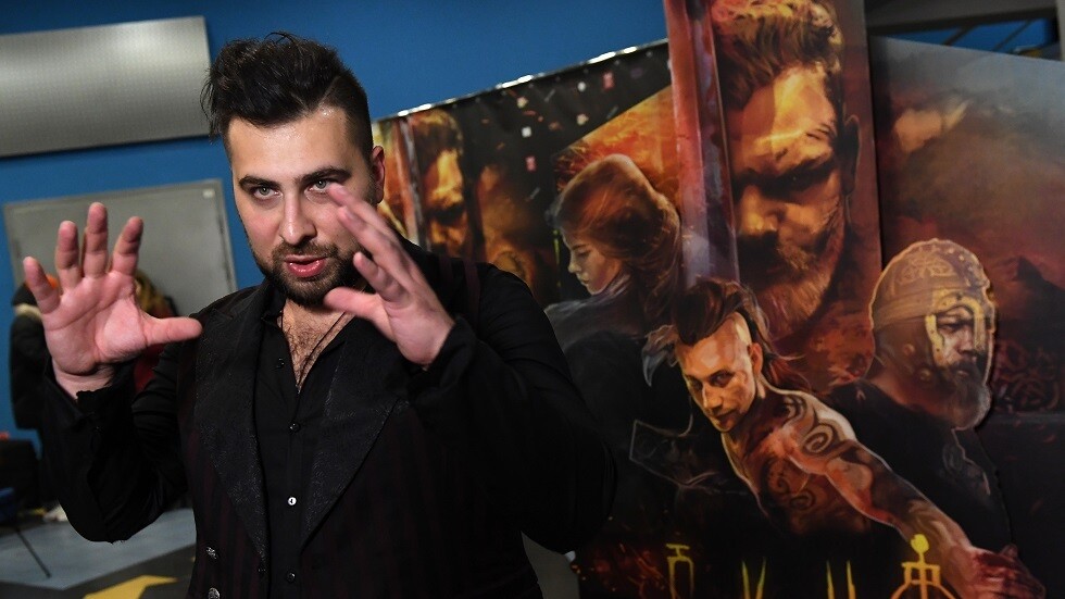 مخرج من أصول عراقية يتناول فرقة "الملك والمهرّج" في فيلم روسي