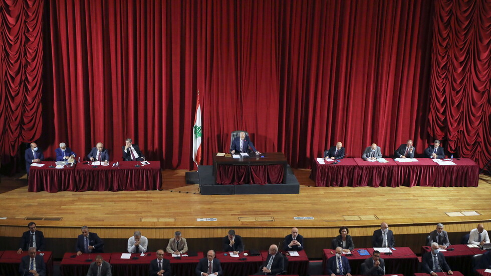 لبنان..تقريب موعد الانتخابات النيابية وسط اعتراض جبران باسيل
