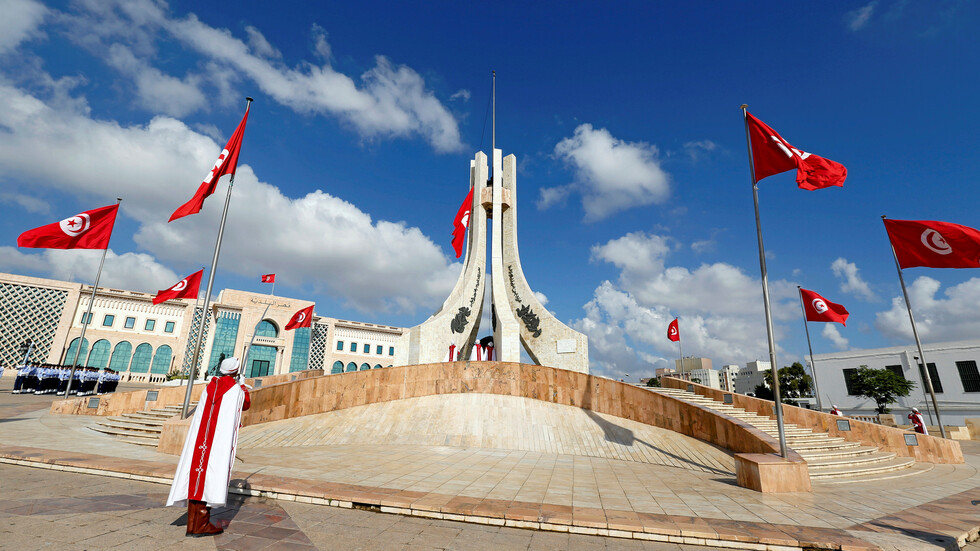 انتحار فتاة تونسية شنقا بسبب مصري