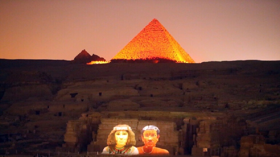 تشارك في أكبر معرض فني عالمي أمام الهرم الأكبر.. مصر تفرج عن الروبوت 
