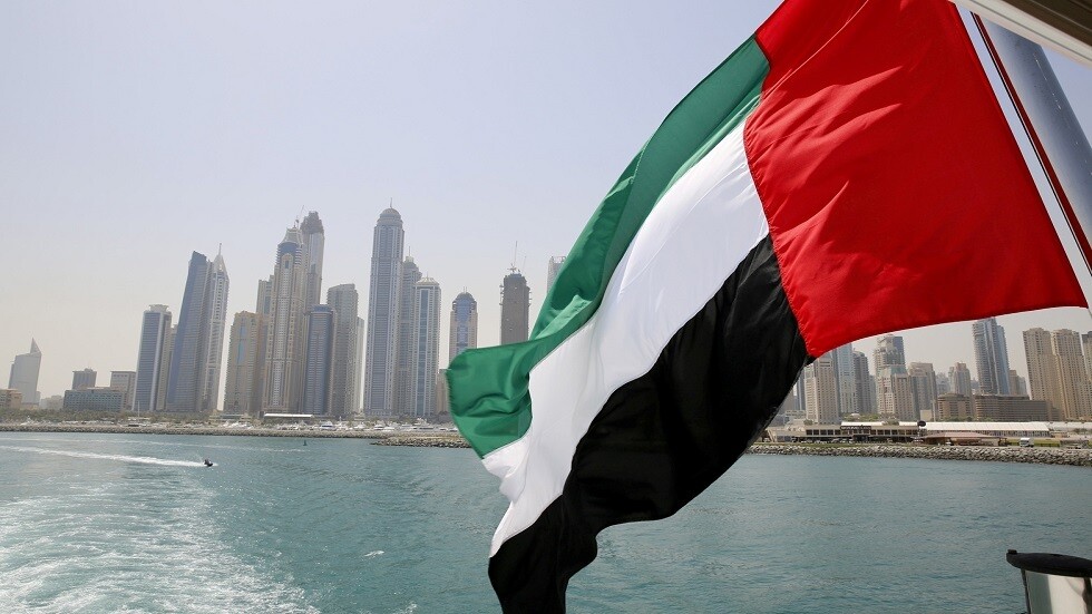 الإمارات.. النيابة العامة تأمر بحبس إعلامي لارتكابه جرائم أثناء تغطيته مباراة الإمارات والعراق