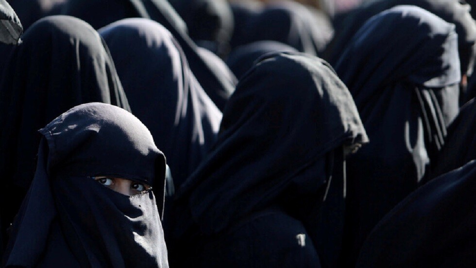 الإدعاء السويدي يفرج عن 3 نساء على صلة بـ"داعش" وصلن من سوريا