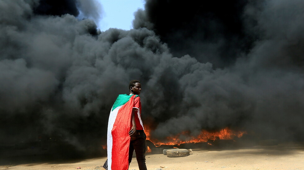 قطر تعرب عن قلقها من تطورات الأوضاع في السودان وتدعو جميع الأطراف لاحتواء الموقف وعدم التصعيد