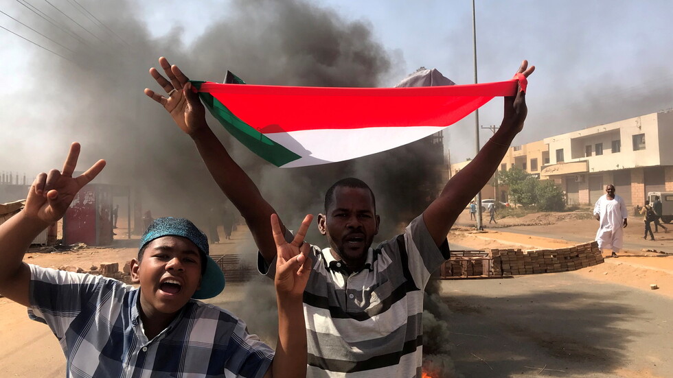 البيت الأبيض: أمريكا تدعو إلى الإفراج فورا عن المسؤولين السودانيين