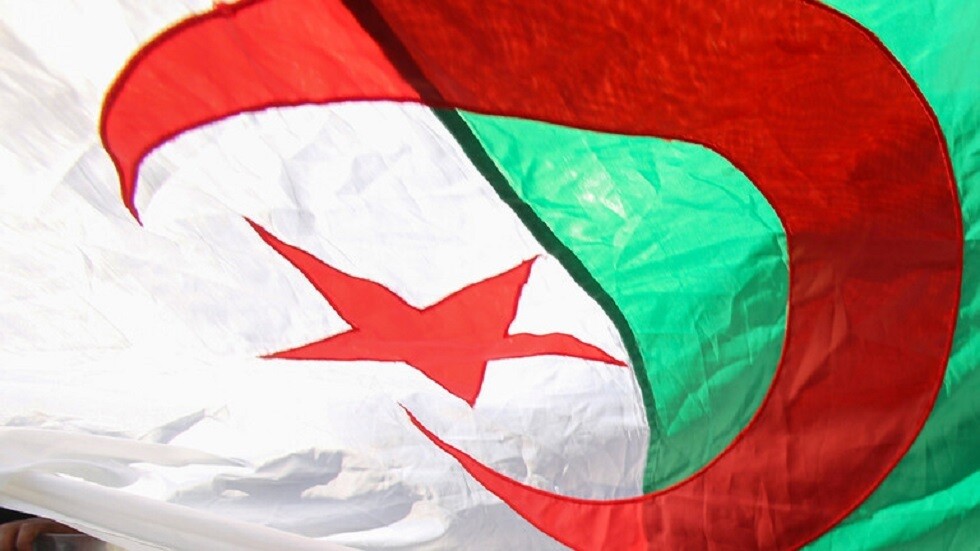 وزير الاتصال الجزائري: قرار إغلاق القنوات الخاصة "لا رجعة فيه"