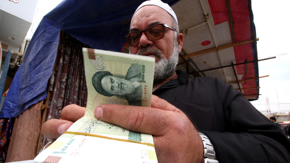 مسؤول إيراني يتحدث عن خطة طموحة في مجال البتروكيميائيات
