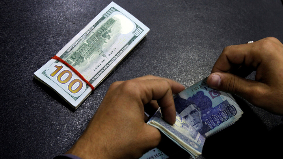 الروبية الباكستانية تتعافى بعد حزمة مساعدات سعودية قيمتها 4.2 مليار دولار