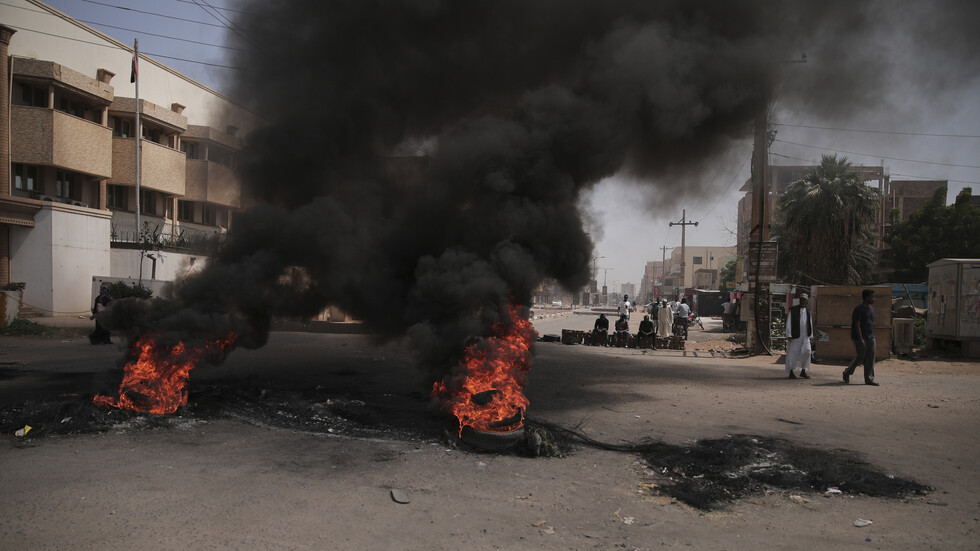 الاتحاد الإفريقي يعلق مشاركة السودان في كافة الأنشطة الخاصة به