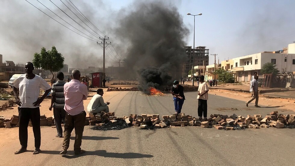السودان.. إطلاق قنابل الغاز المسيل للدموع على متظاهرين مناهضين لحكم العسكريين