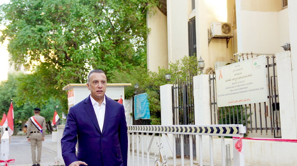 الكاظمي يعطي درسا في الوطنية في أول أيام العام الدراسي الجديد في العراق