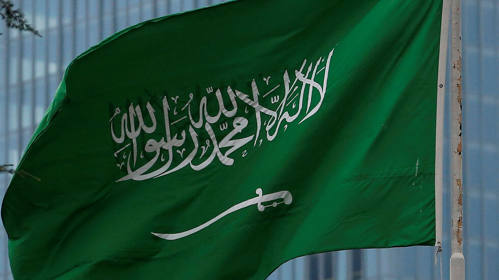 تداول صورة ومقطع فيديو نادرين للملكين السعوديين الراحلين فهد وخالد
