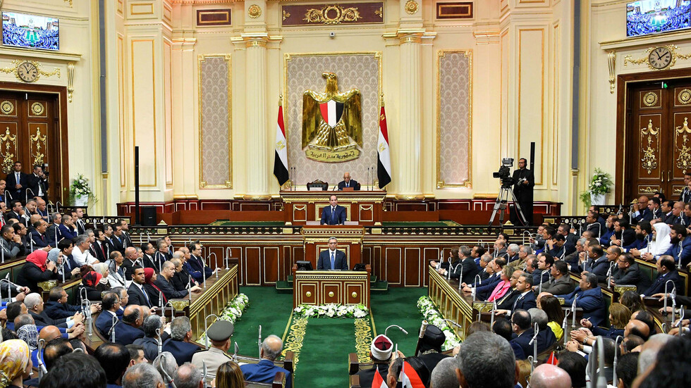مصر.. إقرار عقوبة لكل من يفشي أسرار الدولة