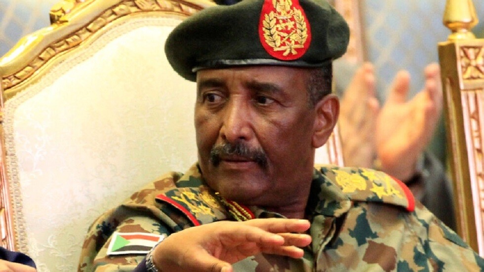 التلفزيون السوداني: قائد الجيش يأمر بإطلاق سراح 4 وزراء في حكومة حمدوك