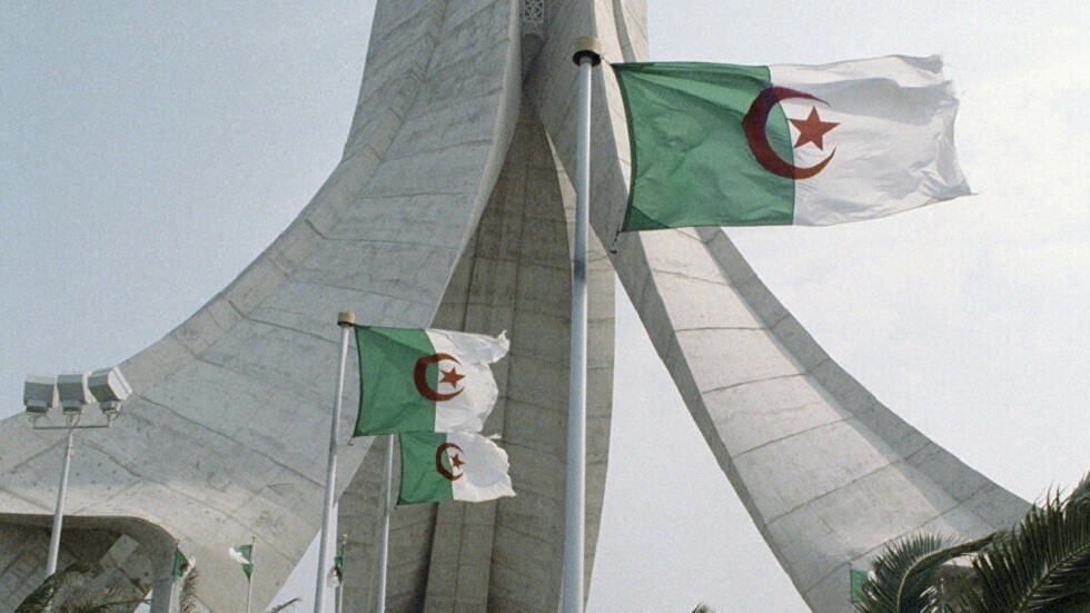 صحيفة larazon الإسبانية: الجزائر نشرت صواريخ عند الحدود مع المغرب (صور)