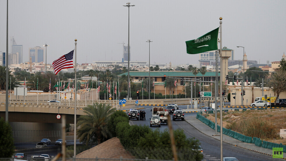 "بلومبرغ": الولايات المتحدة تحذر السعودية من خطر اقتصادي