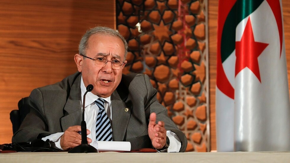 لعمامرة يعلق على أنباء بشأن 