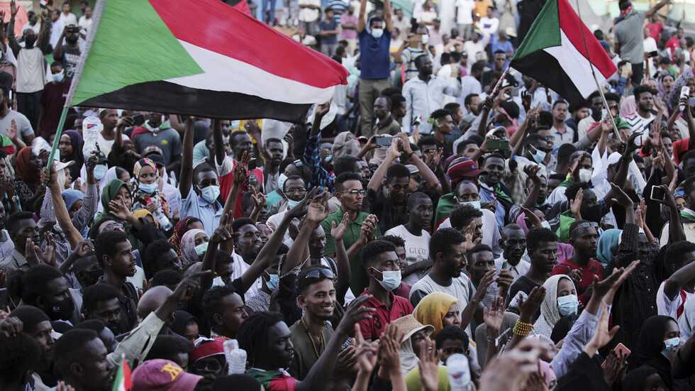 الاتحاد الإفريقي: على جيش السودان الانخراط في عملية سياسية تؤدي لاستئناف النظام الدستوري